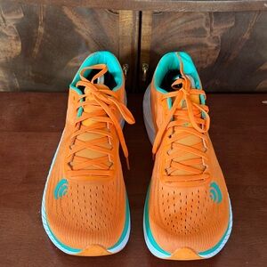 Topo Athletics Specter 9mm Drop Sneakers